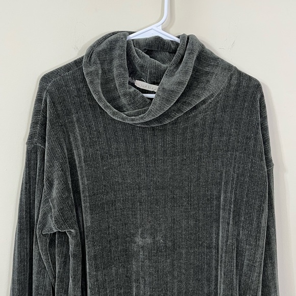 ILLA ILLA Green Cozy Chunky Cowl Neck Bishop Sleeve Oversized Sweater - Picture 2 of 7